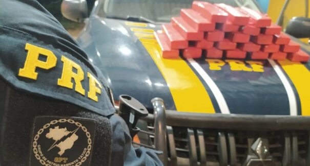 Passageiro é preso dentro de ônibus transportando 25 tabletes de maconha