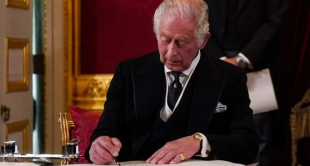 Charles III é oficialmente proclamado como novo rei do Reino Unido