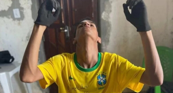 Luva de Pedreiro abandona vida de influenciador para “viver uma vida normal”