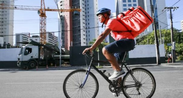 Passa a ser obrigatória a identificação de entregadores por aplicativo