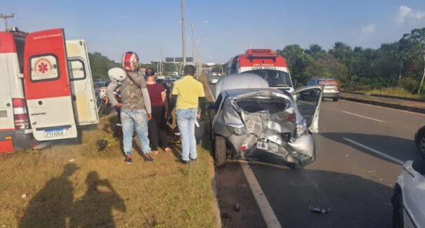Racha pode ter provocado grave acidente na Via Expressa, nessa terça-feira (27)