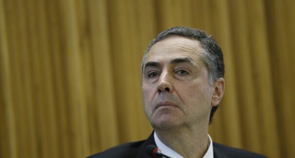 Ministro do STF suspende aplicação do piso nacional da enfermagem