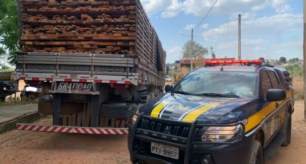 Em Balsas, PRF Apreende 29m³ de madeira ilegal