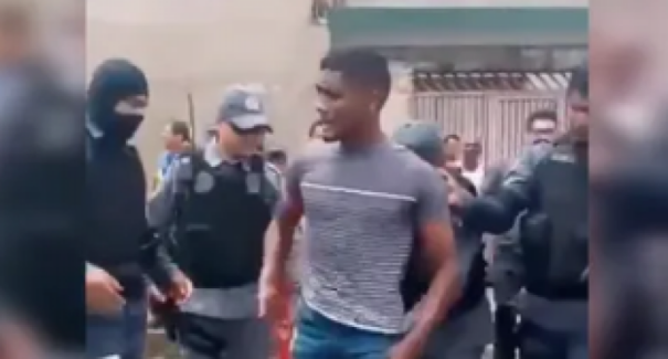 Ladrão fica trancado dentro de veículo dos Correios durante tentativa de roubo