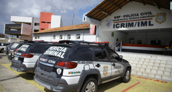 Corpo de homem é encontrado com marcas de tiros e olho arrancado, em São Luís