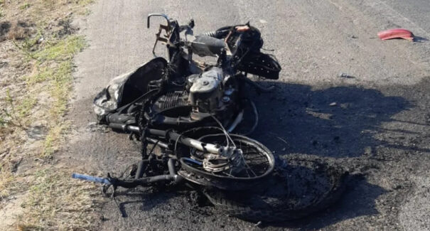 Motociclista morre após invadir contramão e colidir contra ônibus na BR-316