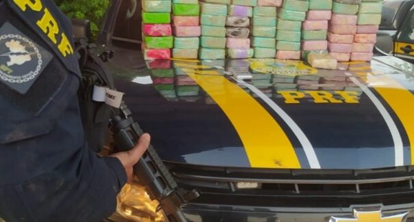 Carros são apreendidos com tabletes de cocaína em Açailândia, no Maranhão