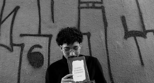 Jovem maranhense lança livro de poemas, “Quando As Baleias Choravam”