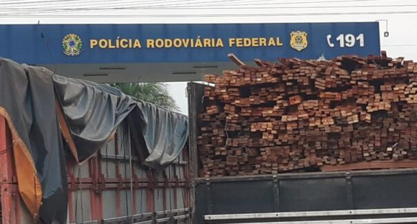 Polícia Rodoviária Federal apreende mais de 460m³ madeira ilegal, no Maranhão