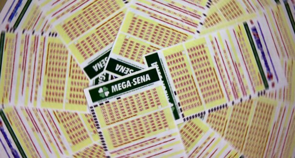 Mega-Sena irá sortear R$ 42 milhões neste sábado (01)