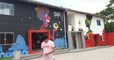 No bairro Sacavém, estudante de Teatro promove jogos teatrais com adolescentes