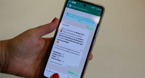 Brasileiro já pode receber alertas de desastres naturais por WhatsApp
