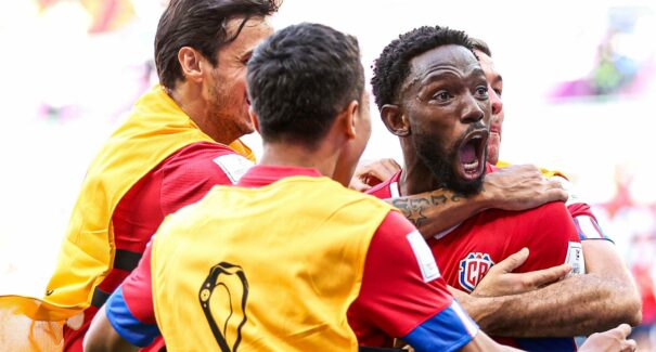 Costa Rica vence o Japão por 1 a 0 e bagunça o Grupo E