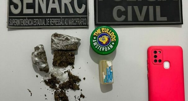 Jovem é presa por tráfico de drogas perto de delegacia em Imperatriz