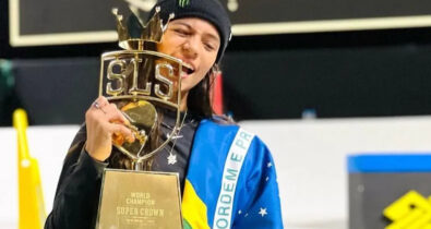 Maranhense Rayssa Leal se torna campeã mundial de skate aos 14 anos