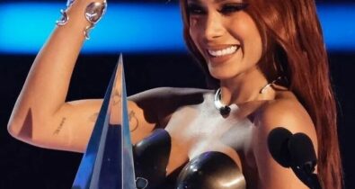 Anitta se torna a primeira brasileira a vencer prêmio American Music Awards