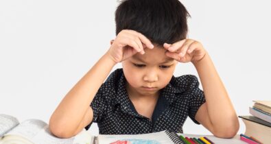 Entenda a dislexia e sua interferência no avanço da aprendizagem infantil