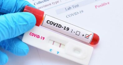 Nesta sexta-feira (9), Brasil recebe primeiro lote de vacinas bivalentes contra covid-19