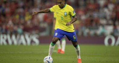 Neymar, Danilo e Alex Sandro não jogam contra Camarões