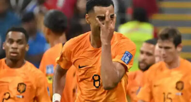 Holanda bate Catar e avança às oitavas da Copa do Mundo