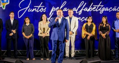 Brandão entrega Prêmio Escola Digna e anuncia apoio às redes municipais de ensino