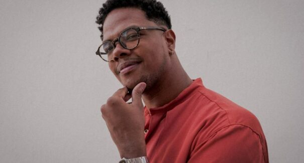 Paulão apresenta mix de ritmos afro-brasileiros em EP visual “Corpo Aberto”