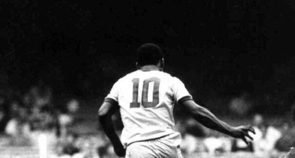 A TV brasileira aberta faz programação especial em homenagem a Pelé