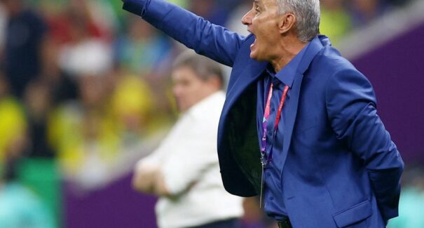 Tite modifica equipe e abre espaço para disputa por posições