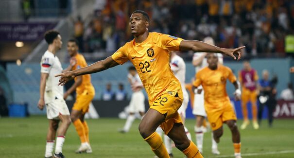 Holanda vence Estados Unidos e conquista primeira vaga nas quartas
