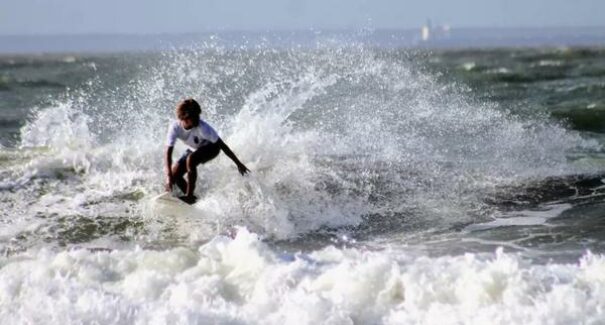 Kadu Pakinha é destaque em duas categorias do Circuito Maranhense de Surf