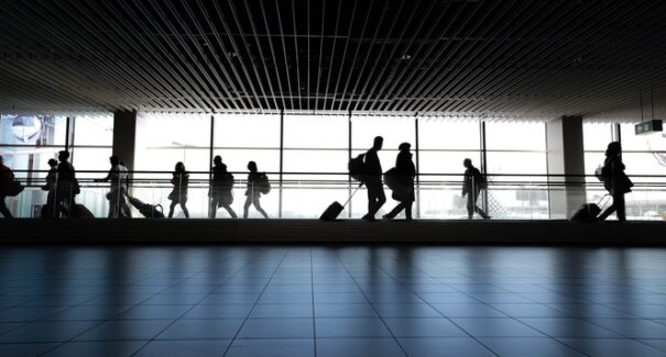 Aeronautas mantêm greve marcada para esta segunda-feira (19)