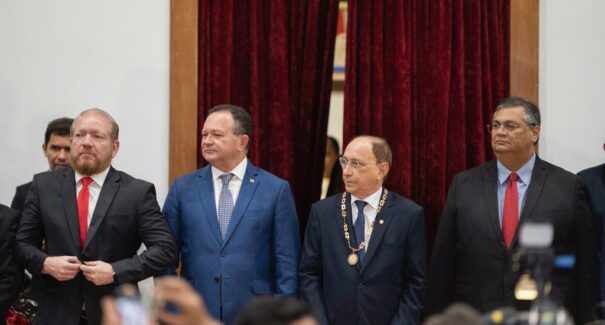 Presidente da Alema, Othelino Neto, prestigia posse de Flávio Dino na AML