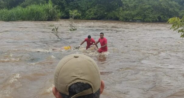 Mulher é encontrada morta no rio Itaueiras com mãos e pés amarrados