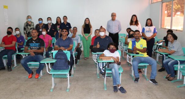 Projeto em comunidade promove a qualificação de pessoas com deficiência