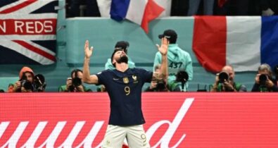 França avança à semi e mantém sonho do bi após vitória sobre a  Inglaterra
