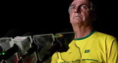 Bolsonaro é internado com fortes dores abdominais