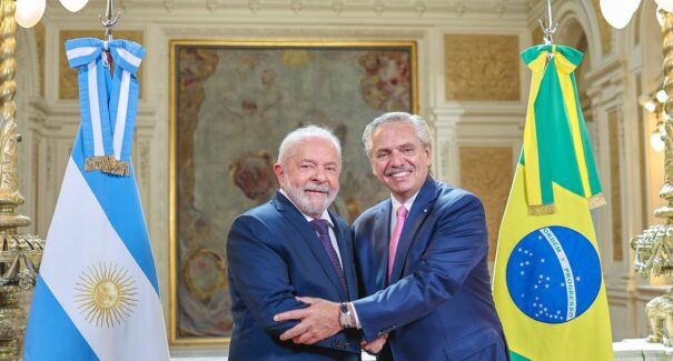 Moeda única entre Brasil e Argentina será estudada para fins comerciais