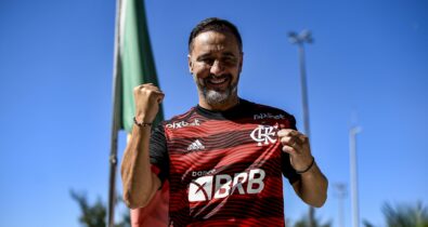 Vítor Pereira retorna ao Brasil e assume como técnico do Flamengo