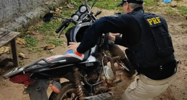 Polícia Rodoviária Federal apreende motocicleta roubada na BR-222