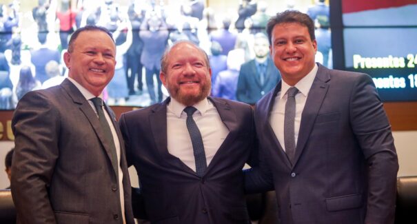 Carlos Brandão é empossado como governador do Maranhão