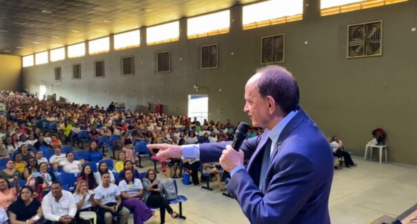 Prefeitura de Ribamar divulga reajuste salarial e lança dois projetos educacionais