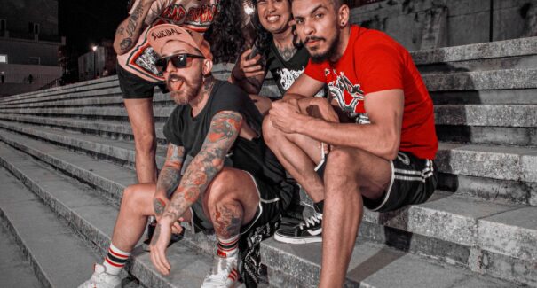 Banda Basttardz faz show em evento beneficente para arrecadar rações para animais