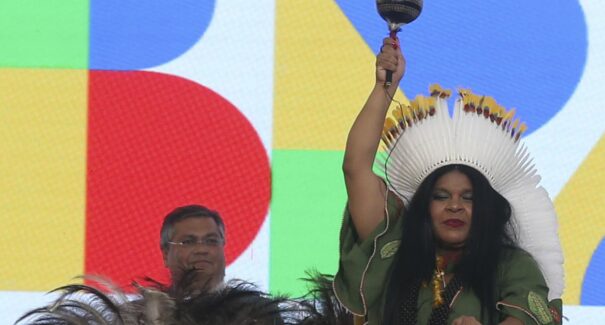Sônia Guajajara diz que povos indígenas vivem crise humanitária