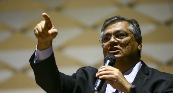 Financiadores de atos antidemocráticos começam a ser identificados, diz Flávio Dino