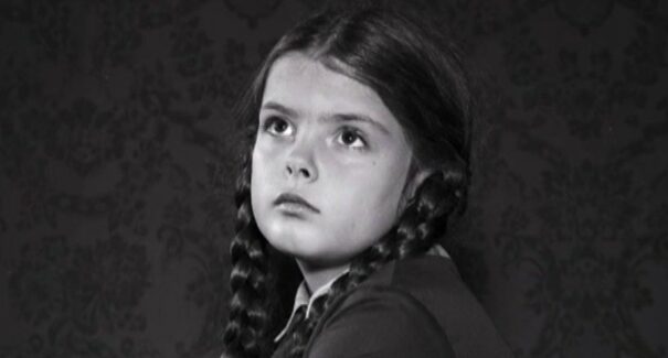 Lisa Loring, primeira Wandinha da Família Addams, morre aos 64 anos