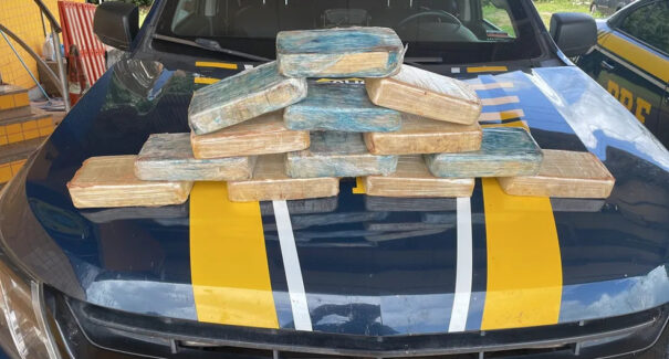 PRF apreende 13 tabletes de pasta base de cocaína na BR-222, Em Açailândia