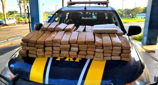 Cerca de 100kg de maconha é apreendida pela PRF, em São Luís