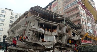 Terremoto de alta magnitude atinge Turquia e Síria e deixa mais de 2 mil mortos