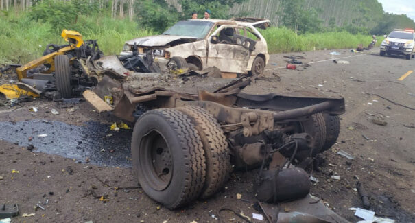 Carro-forte é explodido por criminosos, entre as cidades de Estreito e Carolina