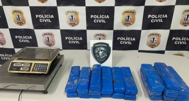 Homens são presos transportando 23 tabletes de maconha dentro de táxi, em São Luís